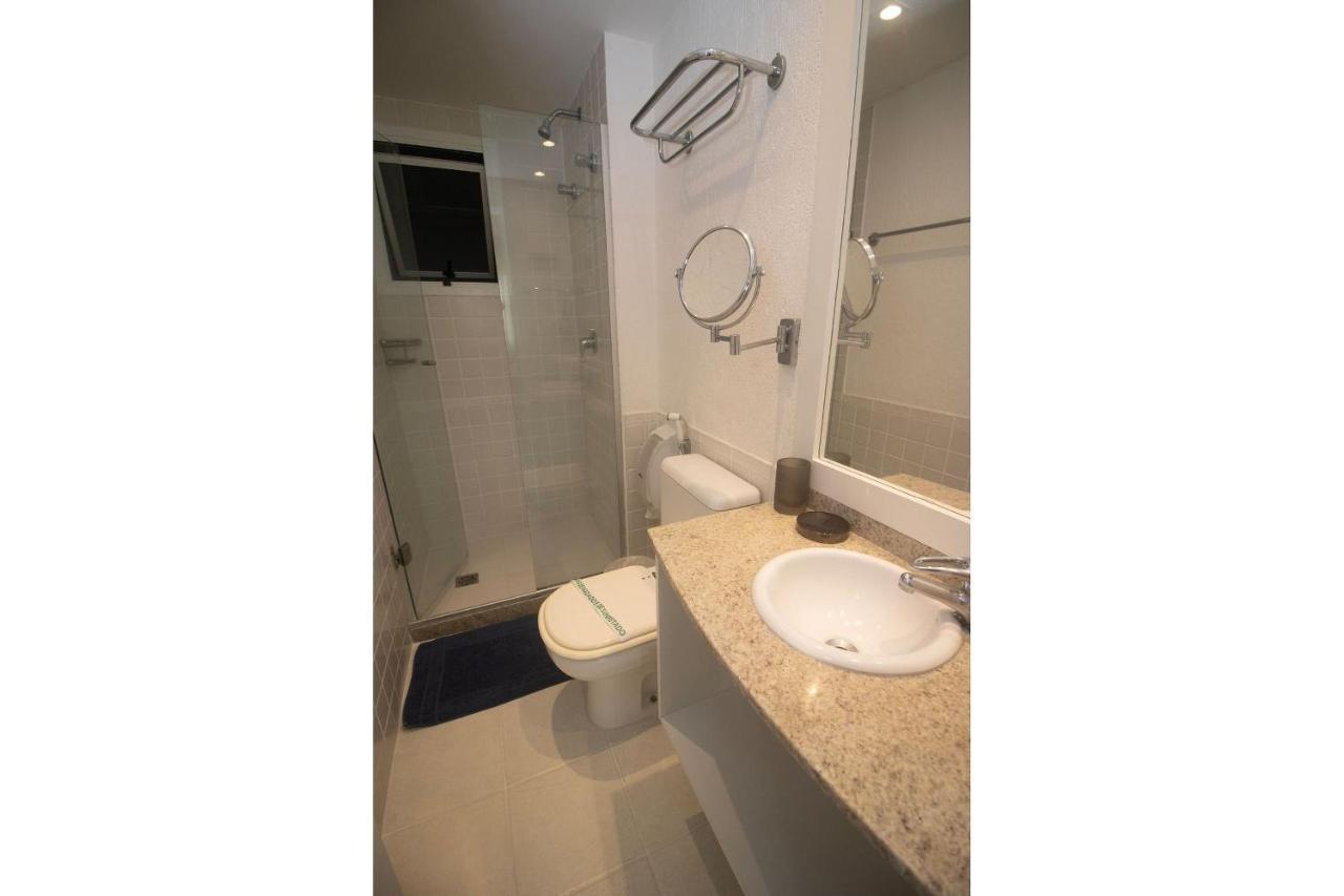 Apartamento Apto Proximo A Praia, Com Piscina E Estacionamento