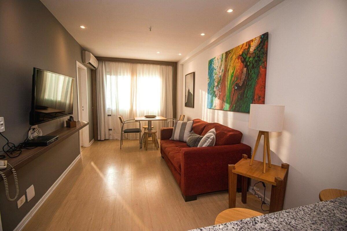 Apto Proximo A Praia, Com Piscina E Estacionamento *